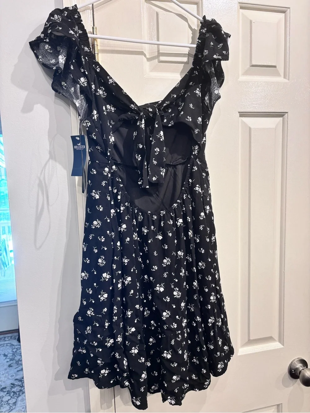 Black Floral Ruffle Sleeve Sundress - Picture 2 of 4
